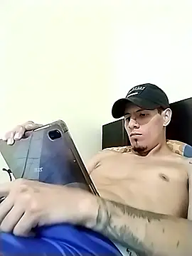 Snapshot of lok2321 chatting on June 23, 12:30 am lok2321 online show from June 23, 12:30 am