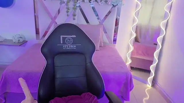 NEFTIS TAY online show from April 7, 7:14 pm