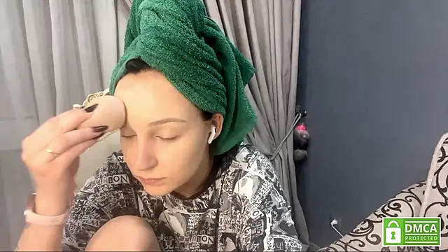 Snapshot of Sylynisem chatting on March 2, 7:21 pm Sylynisem online show from March 2, 7:21 pm