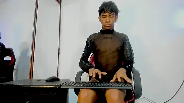 Snapshot of JERO_TEASE_S7S chatting on February 24, 7:34 pm JERO TEASE S7S online show from February 24, 7:34 pm