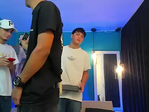 Snapshot of KingOfHeavens_2 chatting on January 31, 8:29 pm KingOfHeavens 2 online show from January 31, 8:29 pm