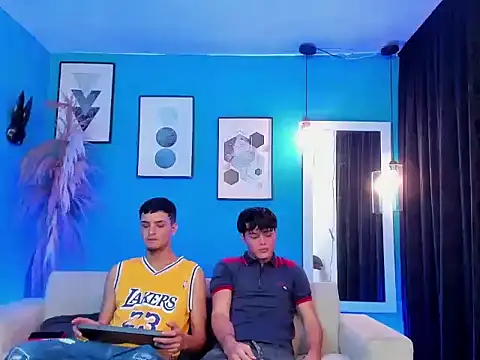 Snapshot of KingOfHeavens_2 chatting on February 5, 1:10 am KingOfHeavens 2 online show from February 5, 1:10 am