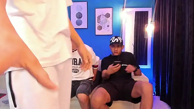 Snapshot of KingOfHeavens_2 chatting on February 7, 10:46 pm KingOfHeavens 2 online show from February 7, 10:46 pm