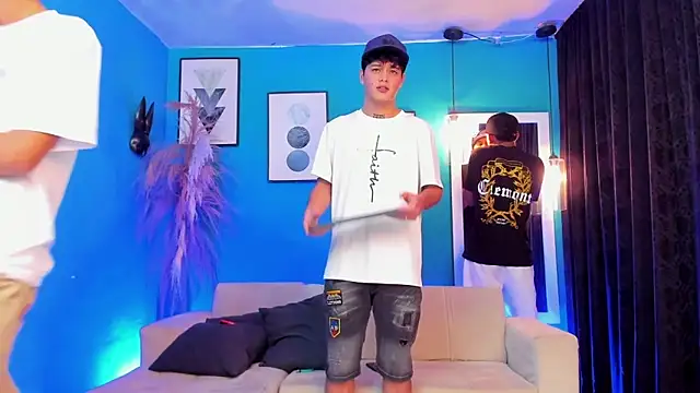 Snapshot of KingOfHeavens_2 chatting on February 11, 4:50 am KingOfHeavens 2 online show from February 11, 4:50 am