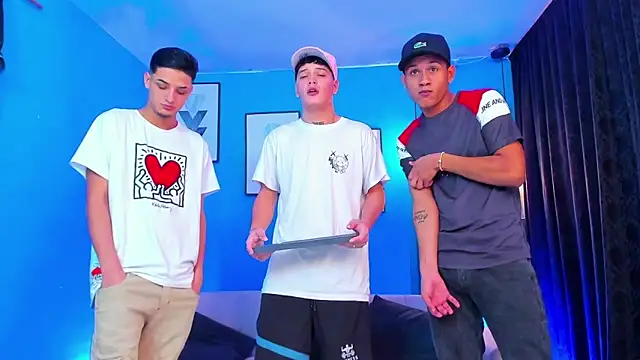 Snapshot of KingOfHeavens_2 chatting on February 17, 10:49 pm KingOfHeavens 2 online show from February 17, 10:49 pm