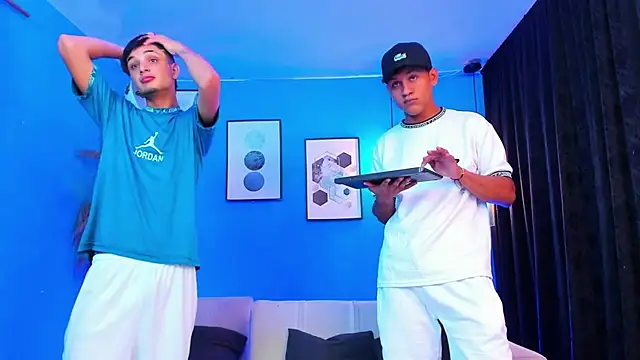 Snapshot of KingOfHeavens_2 chatting on February 21, 3:29 am KingOfHeavens 2 online show from February 21, 3:29 am