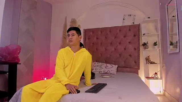 Snapshot of ROUS_AND_ARLEY chatting on February 5, 12:21 pm ROUS AND ARLEY online show from February 5, 12:21 pm