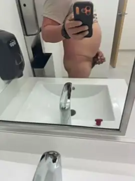 Snapshot of yolanda339 chatting on February 18, 1:29 pm yolanda339 online show from February 18, 1:29 pm