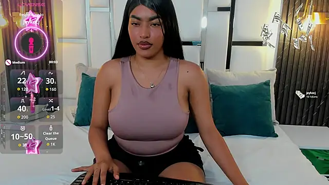 Snapshot of _luna_rossee_ chatting on February 21, 8:10 pm luna rossee online show from February 21, 8:10 pm