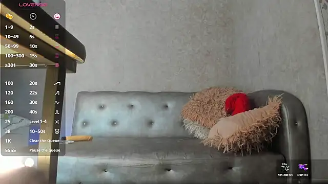 scarlettqueenx online show from April 10, 9:41 pm