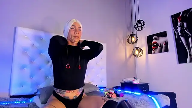 Snapshot of Rose_peterson_ chatting on February 10, 3:21 am Rose peterson online show from February 10, 3:21 am