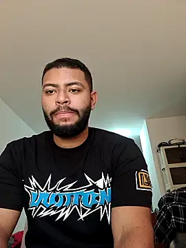 Snapshot of KLEYTON33 chatting on February 4, 9:53 pm KLEYTON33 online show from February 4, 9:53 pm