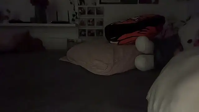 meganflowerz online show from February 8, 1:53 am