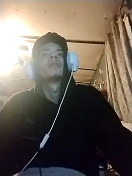Snapshot of spooky425hd chatting on April 3, 12:52 am spooky425hd online show from April 3, 12:52 am