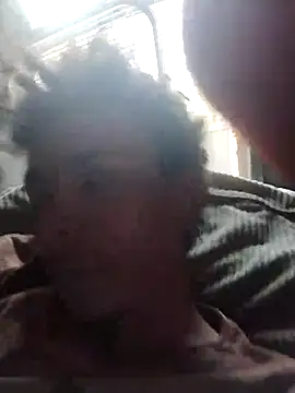 Snapshot of spooky425hd chatting on April 16, 9:39 pm spooky425hd online show from April 16, 9:39 pm