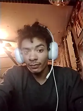 Snapshot of spooky425hd chatting on May 7, 12:38 am spooky425hd online show from May 7, 12:38 am