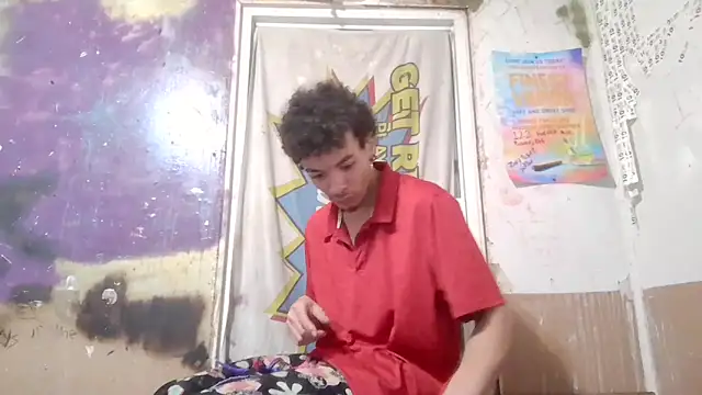 Snapshot of spooky425hd chatting on May 10, 4:06 am spooky425hd online show from May 10, 4:06 am