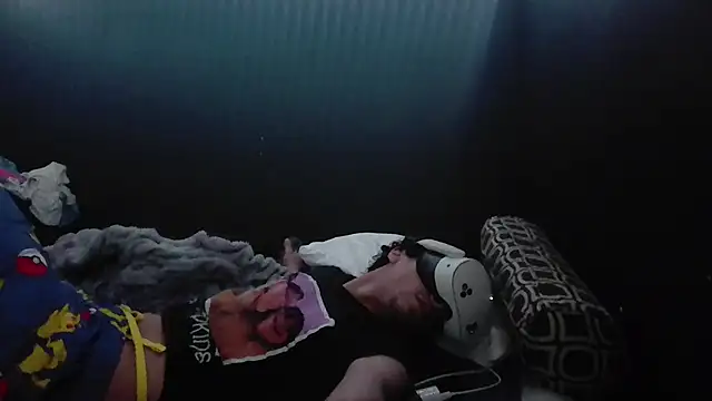 Snapshot of spooky425hd chatting on May 21, 5:25 am spooky425hd online show from May 21, 5:25 am