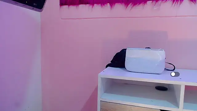 Snapshot of isabella_vogue chatting on February 14, 11:40 am isabella vogue online show from February 14, 11:40 am