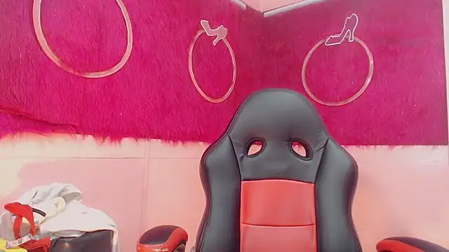 Snapshot of isabella_vogue chatting on February 15, 11:41 am isabella vogue online show from February 15, 11:41 am