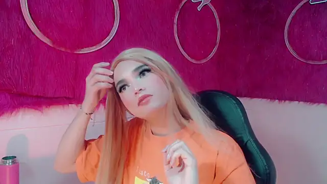 Snapshot of isabella_vogue chatting on February 16, 11:28 am isabella vogue online show from February 16, 11:28 am