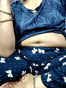 Snapshot of Roshni_20000 chatting on August 1, 4:50 pm Roshni 20000 online show from August 1, 4:50 pm