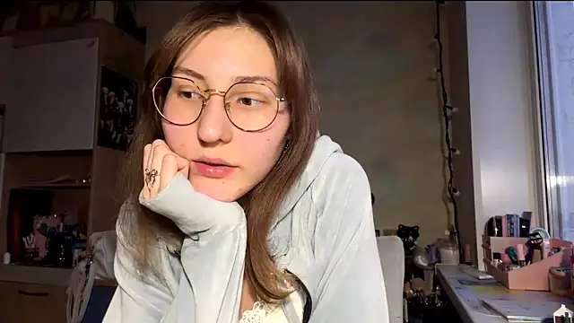 Miaaa Moon online show from February 4, 1:50 pm