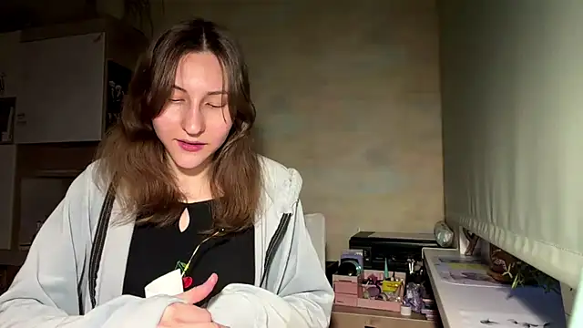 Snapshot of Miaaa_Moon chatting on April 20, 4:10 pm Miaaa Moon online show from April 20, 4:10 pm