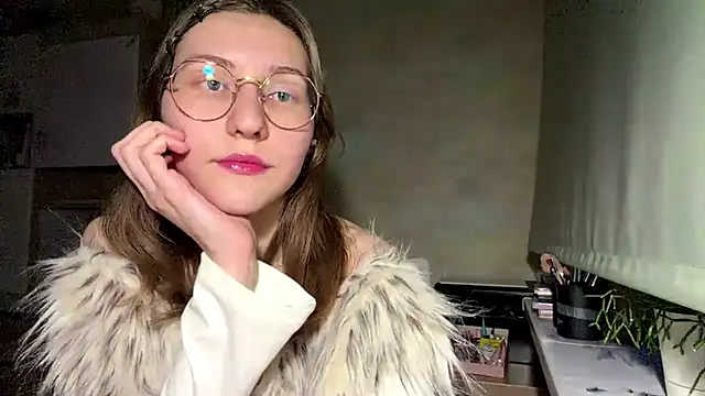 Snapshot of Miaaa_Moon chatting on April 22, 4:08 pm Miaaa Moon online show from April 22, 4:08 pm