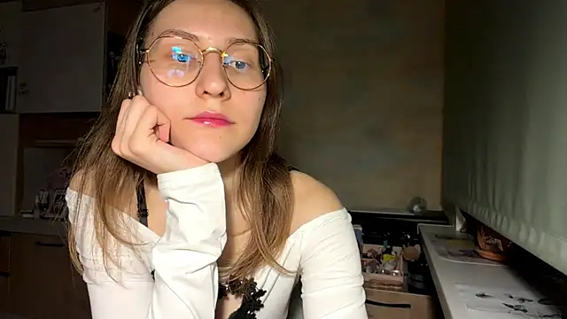 Snapshot of Miaaa_Moon chatting on April 30, 8:57 pm Miaaa Moon online show from April 30, 8:57 pm