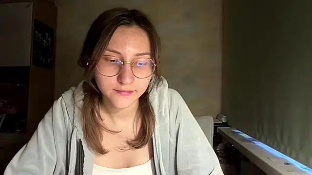 Snapshot of Miaaa_Moon chatting on May 14, 4:25 pm Miaaa Moon online show from May 14, 4:25 pm