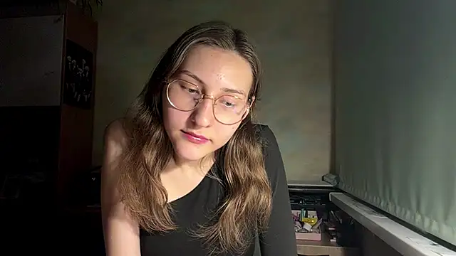 Snapshot of Miaaa_Moon chatting on May 28, 6:38 pm Miaaa Moon online show from May 28, 6:38 pm