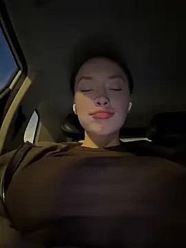 Snapshot of CityLynx chatting on February 21, 3:46 pm CityLynx online show from February 21, 3:46 pm