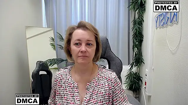 Snapshot of MONA_W chatting on February 22, 6:35 am MONA W online show from February 22, 6:35 am