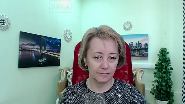 MONA W online show from April 8, 11:10 am