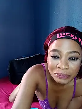 Amarcreamxx online show from February 1, 11:42 am