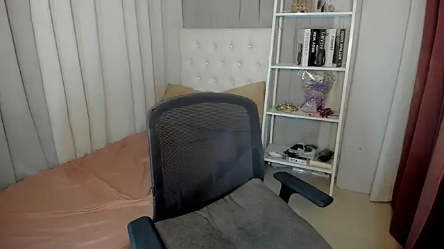 Snapshot of urtwinkjoshx chatting on February 22, 4:35 am urtwinkjoshx online show from February 22, 4:35 am