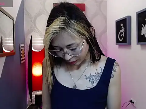 Liaaa Seraaph online show from February 7, 1:59 pm