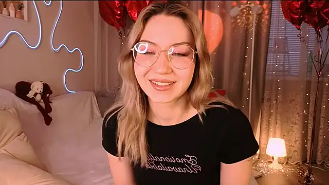 Snapshot of lusciousslily chatting on February 27, 1:38 am lusciousslily online show from February 27, 1:38 am