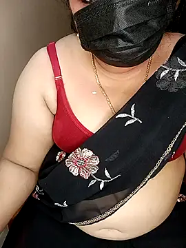 Snapshot of silk_rose05 chatting on April 29, 5:30 pm silk rose05 online show from April 29, 5:30 pm