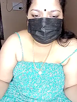 Snapshot of silk_rose05 chatting on May 3, 6:47 pm silk rose05 online show from May 3, 6:47 pm
