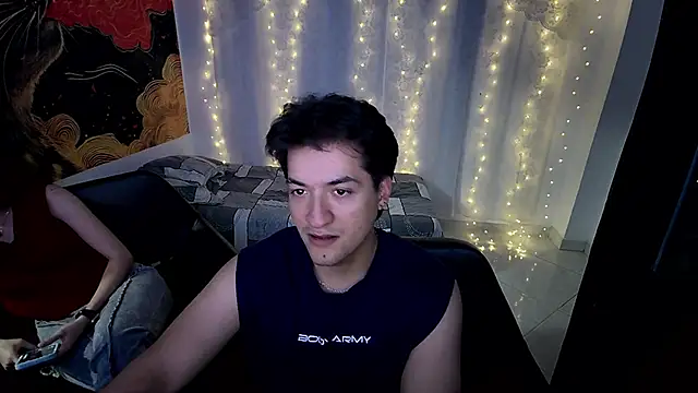 Snapshot of RoseSinsDonViktor chatting on April 21, 2:04 am RoseSinsDonViktor online show from April 21, 2:04 am