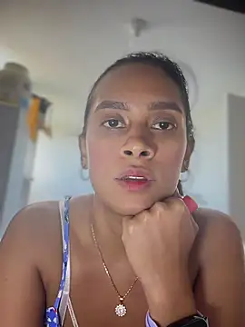 Snapshot of LunaHeat chatting on February 9, 5:39 pm LunaHeat online show from February 9, 5:39 pm