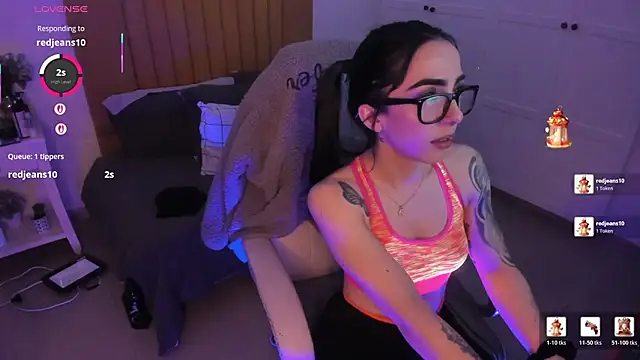 Snapshot of Luna_tagliaferri chatting on April 19, 7:27 pm Luna tagliaferri online show from April 19, 7:27 pm