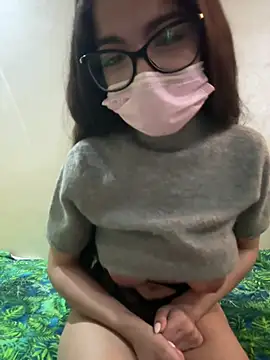 Snapshot of IRIS-GIRL chatting on April 28, 12:21 pm IRIS-GIRL online show from April 28, 12:21 pm