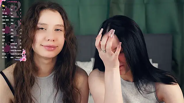 Snapshot of ZofiaSoshnik chatting on February 22, 6:35 am ZofiaSoshnik online show from February 22, 6:35 am