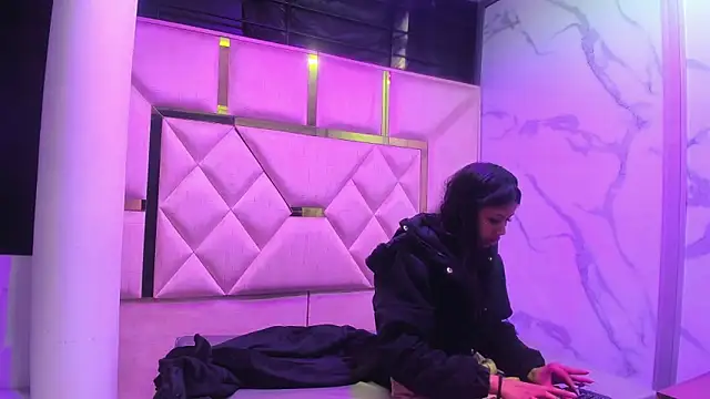 Snapshot of KendallArdent chatting on February 16, 1:29 pm KendallArdent online show from February 16, 1:29 pm