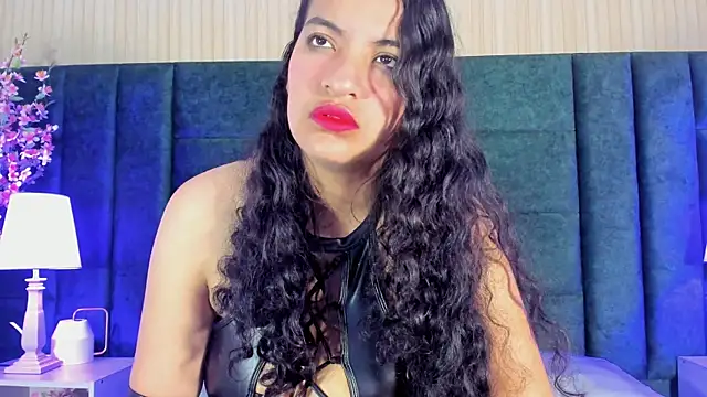 KimWexlerr  online show from March 1, 1:02 pm