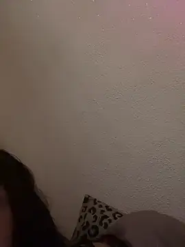 Snapshot of louveee6 chatting on February 18, 10:06 pm louveee6 online show from February 18, 10:06 pm