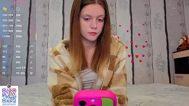 Snapshot of SueFerreyra chatting on February 17, 8:33 am SueFerreyra online show from February 17, 8:33 am